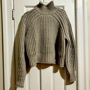 H&M Ribbed turtleneck pullover, light khaki, size S